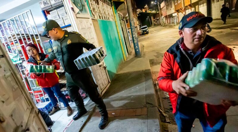 Cayó expendio de cerveza vencida al sur de Bogotá, más de 2 mil botellas y latas